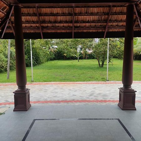 Marari Beach Palace Mararikulam Esterno foto
